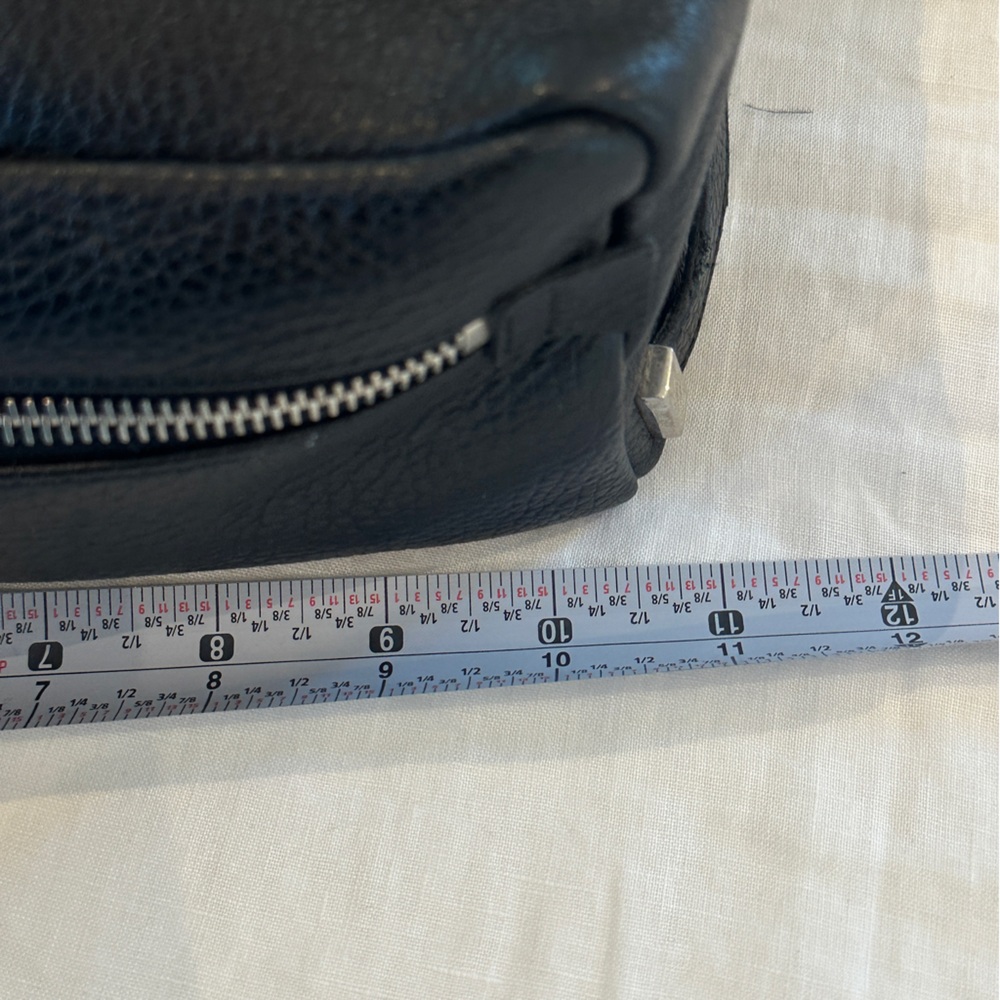 Black Leather Gucci Bag/Toiletry Bag - Picture 6 of 7